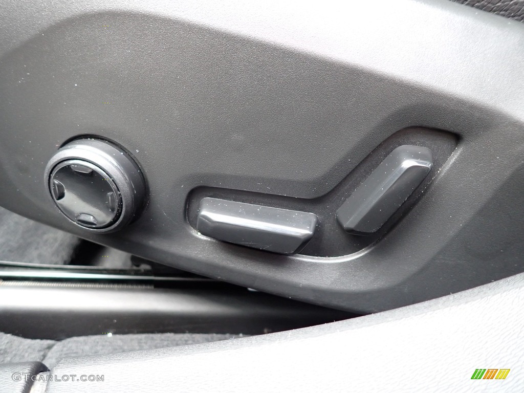 2017 Volvo S90 T6 AWD Front Seat Photos