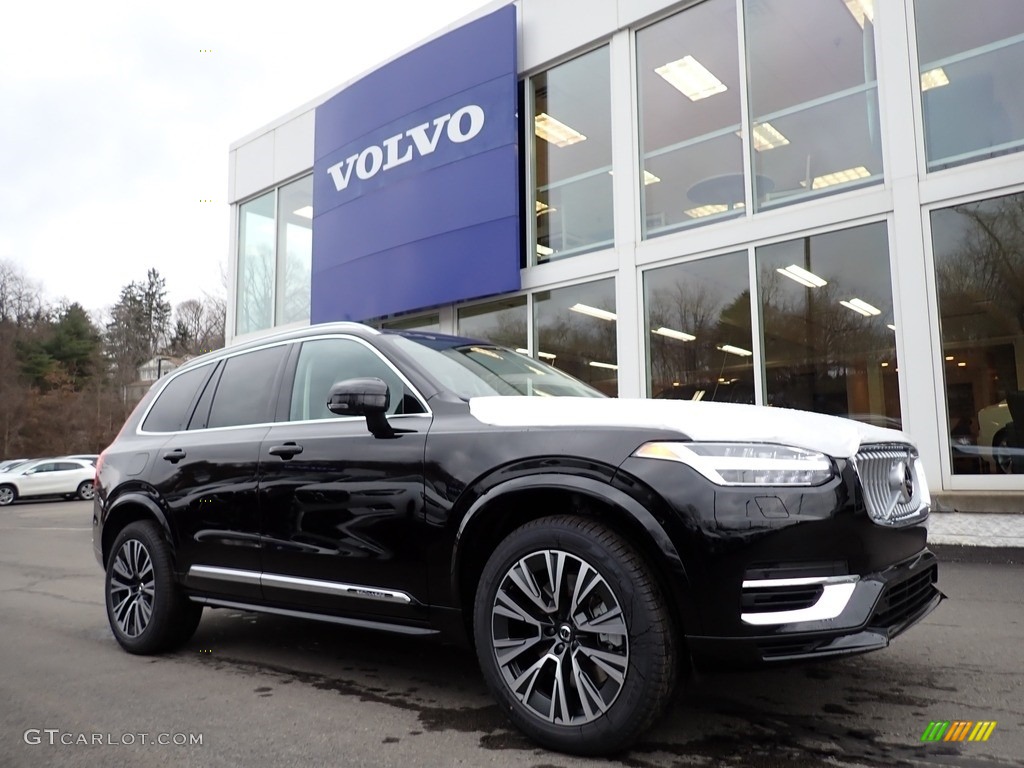 2021 Volvo XC90 T8 eAWD Momentum Plug-in Hybrid Exterior Photos