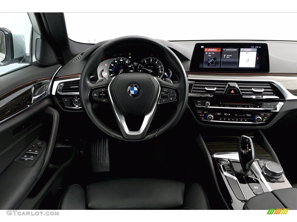 2017 5 Series 530i Sedan - Glacier Silver Metallic / Black photo #4