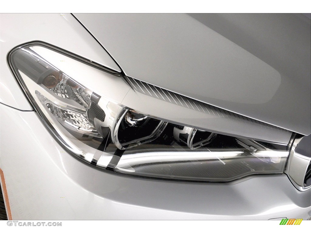 2017 5 Series 530i Sedan - Glacier Silver Metallic / Black photo #26