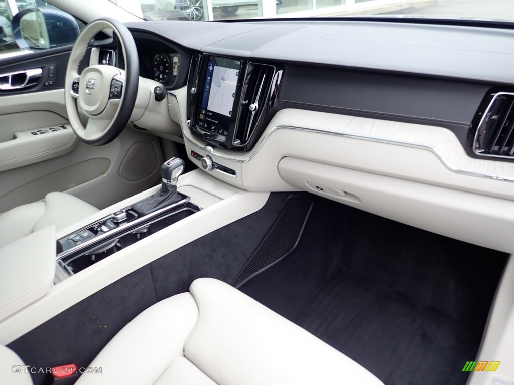 2018 Volvo XC60 T6 AWD Inscription Dashboard Photos