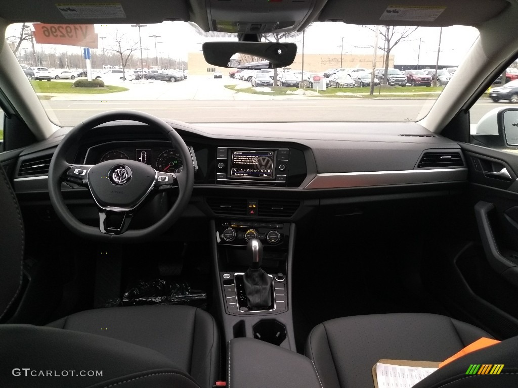 2020 Volkswagen Jetta SE Titan Black Dashboard Photo #140746324