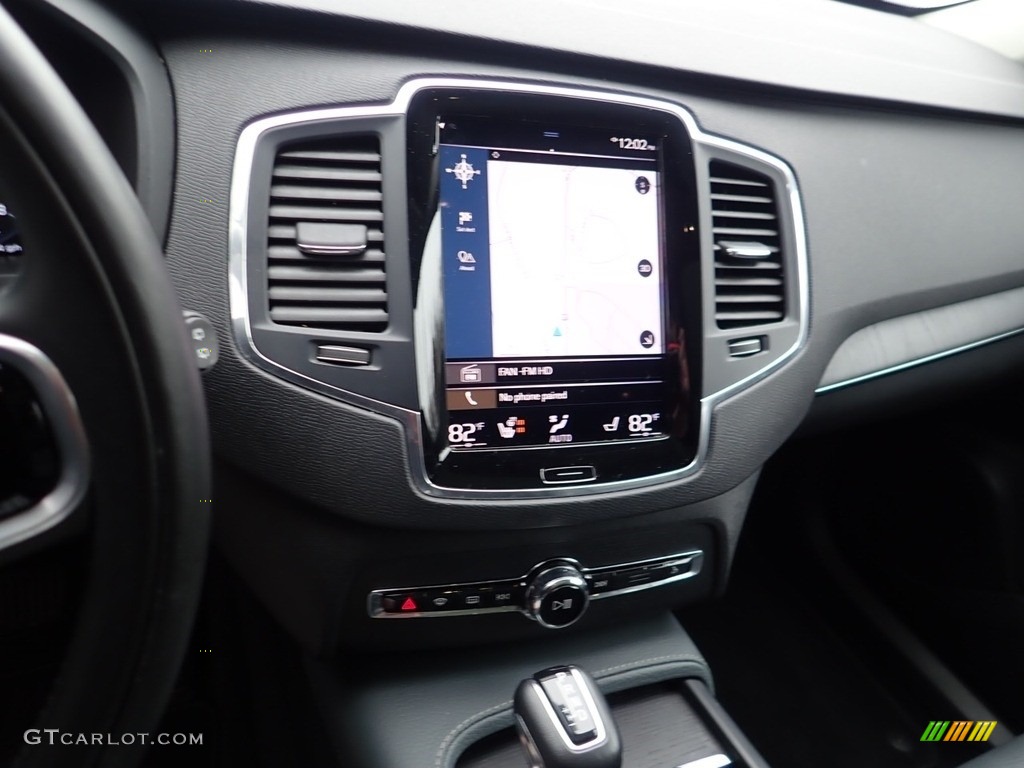 2020 Volvo XC90 T6 AWD Momentum Controls Photos