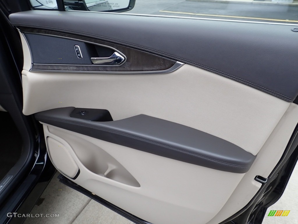 2017 Lincoln MKX Select AWD Cappuccino Door Panel Photo #140749159