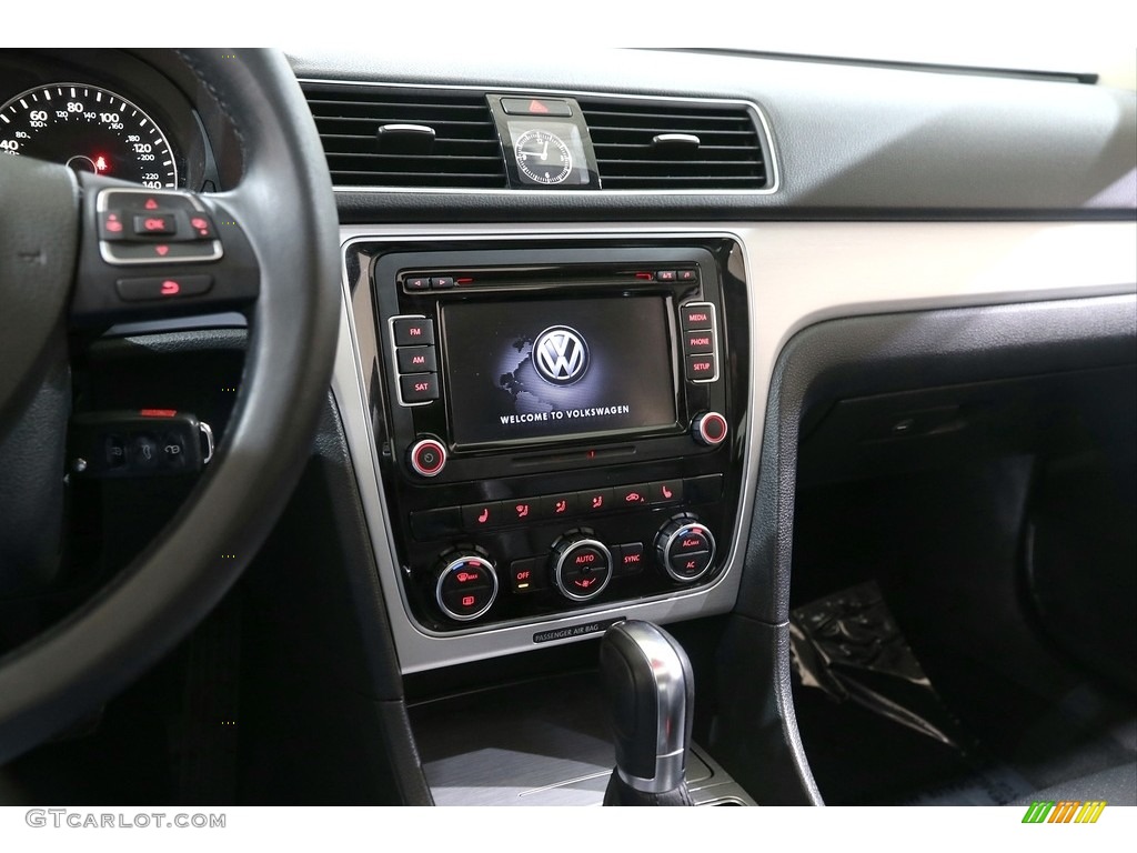 2012 Passat 2.5L SE - Tungsten Silver Metallic / Titan Black photo #9