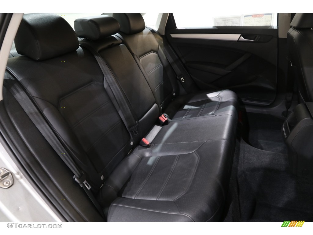 2012 Passat 2.5L SE - Tungsten Silver Metallic / Titan Black photo #15