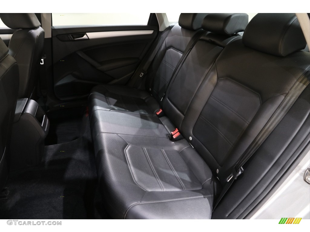 2012 Passat 2.5L SE - Tungsten Silver Metallic / Titan Black photo #16