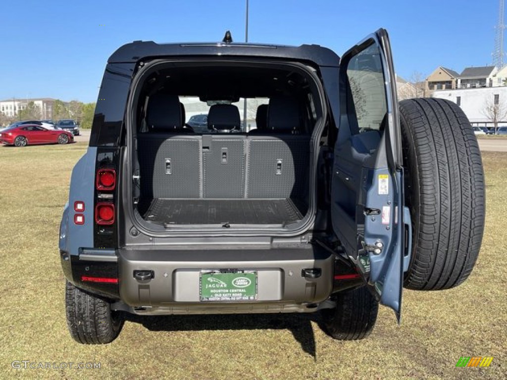 2021 Land Rover Defender 110 X-Dynamic SE Trunk Photo #140750485