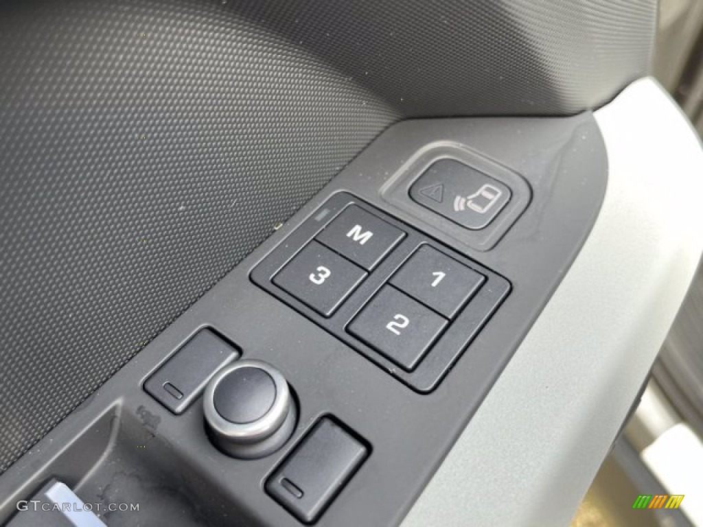 2021 Land Rover Defender 110 SE Controls Photo #140751739