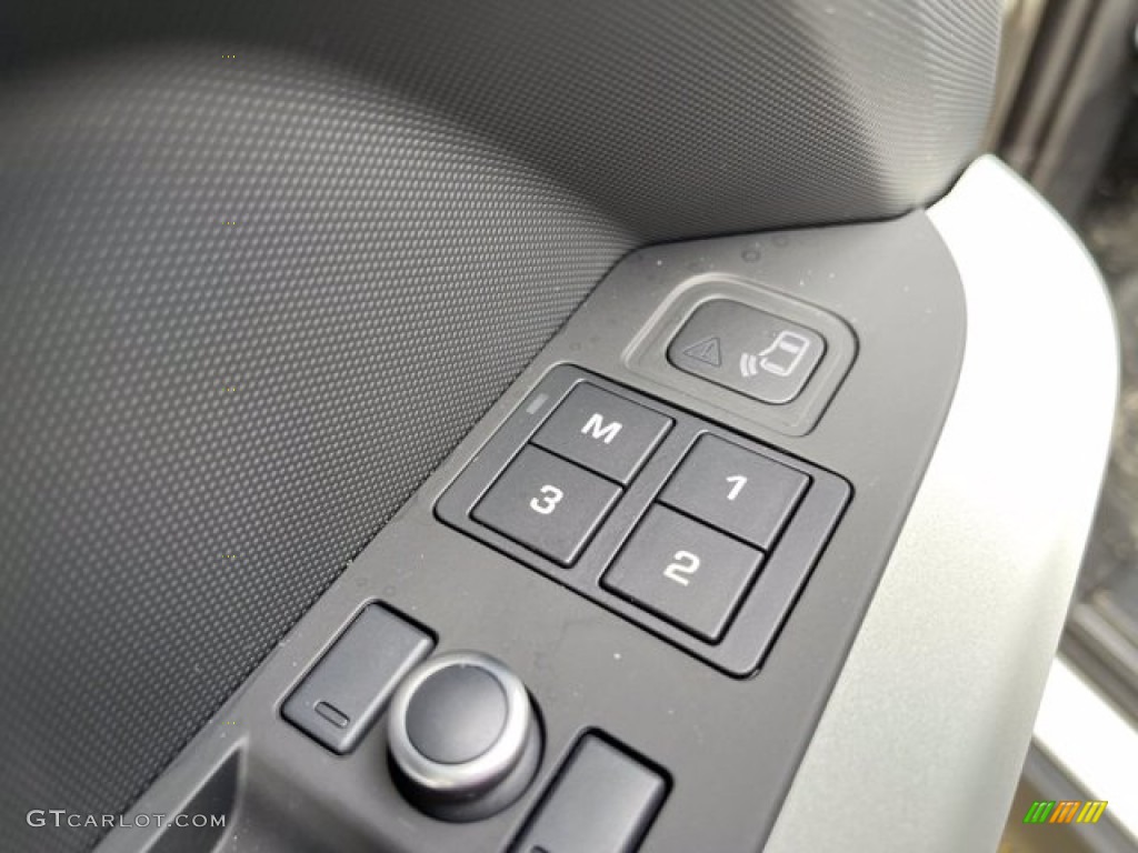 2021 Land Rover Defender 110 SE Controls Photo #140752552