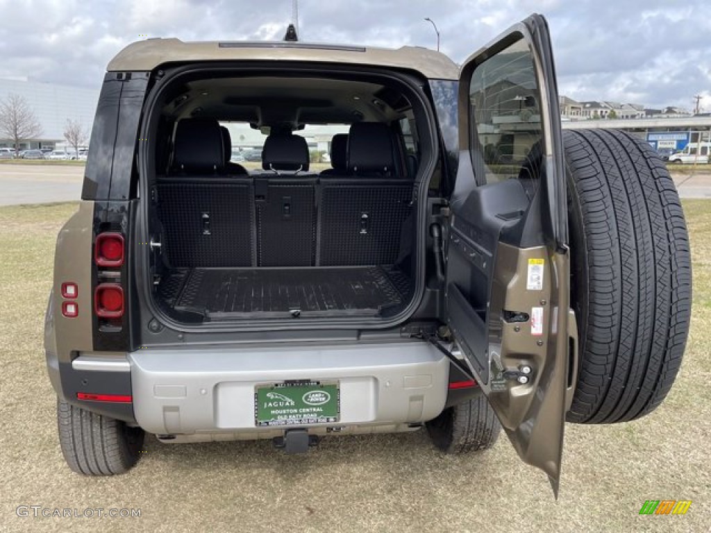2021 Land Rover Defender 110 SE Trunk Photo #140752862