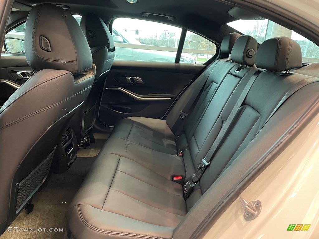 2021 3 Series 330i xDrive Sedan - Alpine White / Black photo #4