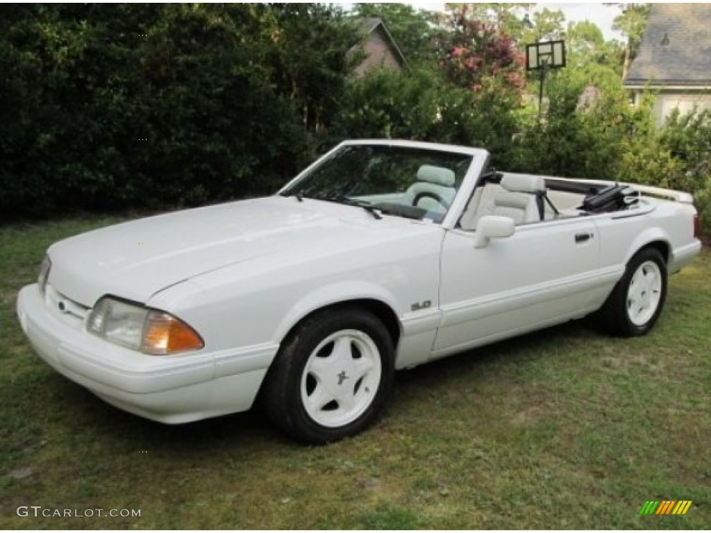 1993 Mustang LX 5.0 Convertible - Vibrant White / White photo #1