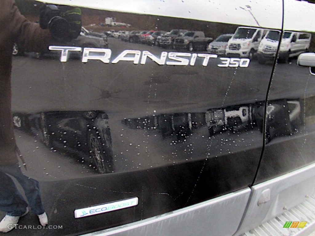 2017 Ford Transit Wagon XLT 350 MR Long Marks and Logos Photos