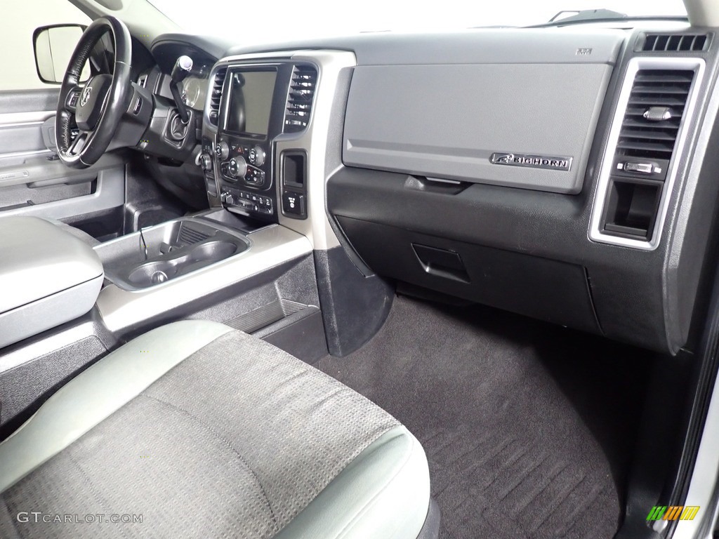 2016 Ram 2500 Big Horn Crew Cab 4x4 Dashboard Photos