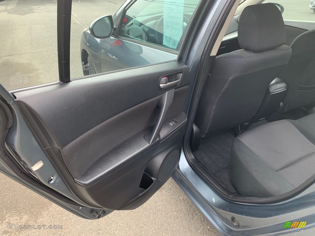 2013 MAZDA3 i Sport 4 Door - Dolphin Gray Mica / Black photo #8