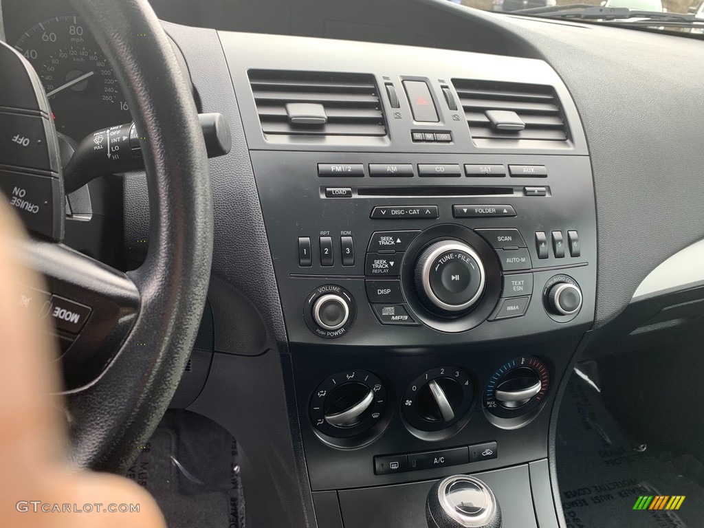 2013 MAZDA3 i Sport 4 Door - Dolphin Gray Mica / Black photo #12