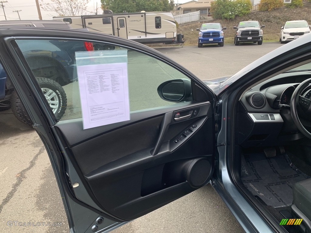 2013 MAZDA3 i Sport 4 Door - Dolphin Gray Mica / Black photo #14