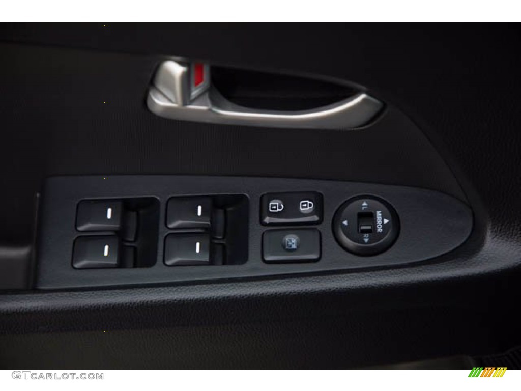 2011 Sportage LX - Sand Track / Black photo #29
