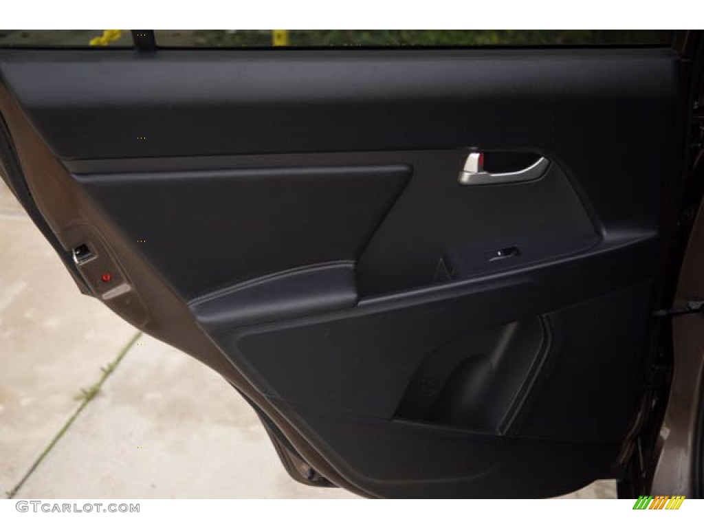 2011 Sportage LX - Sand Track / Black photo #30