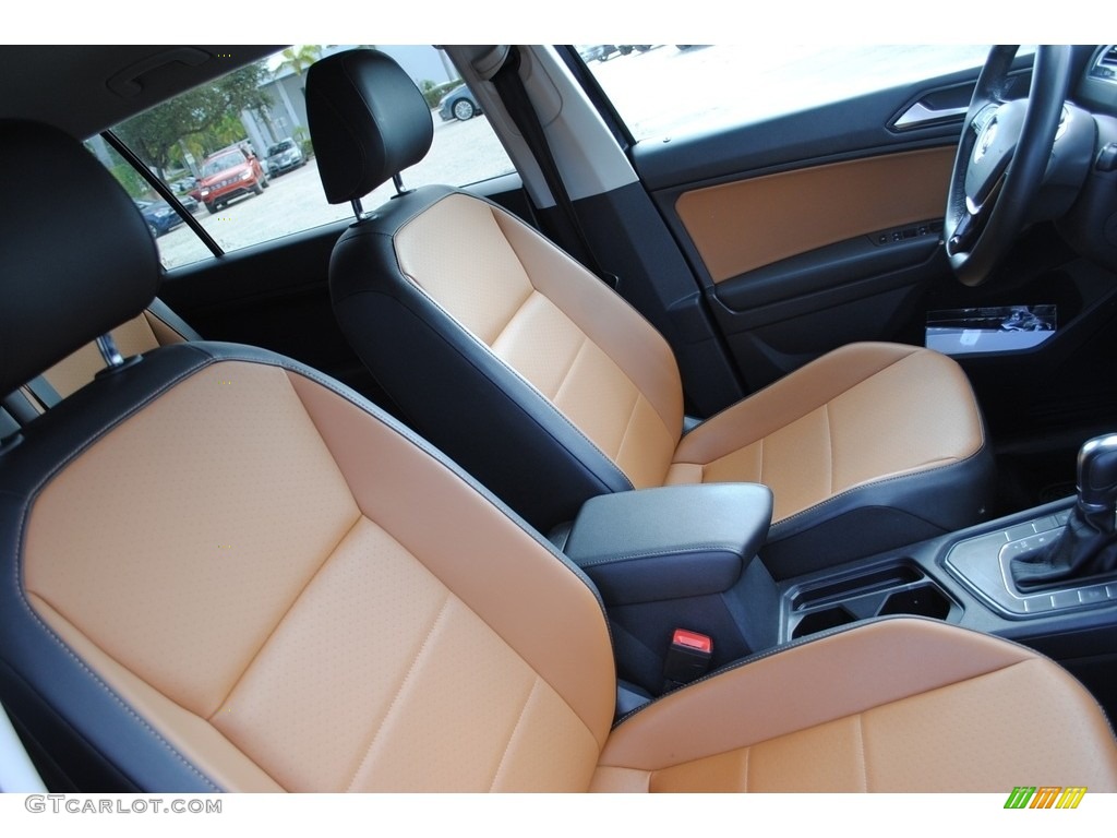 Golden Oak/Black Interior 2018 Volkswagen Tiguan SE Photo #140779400