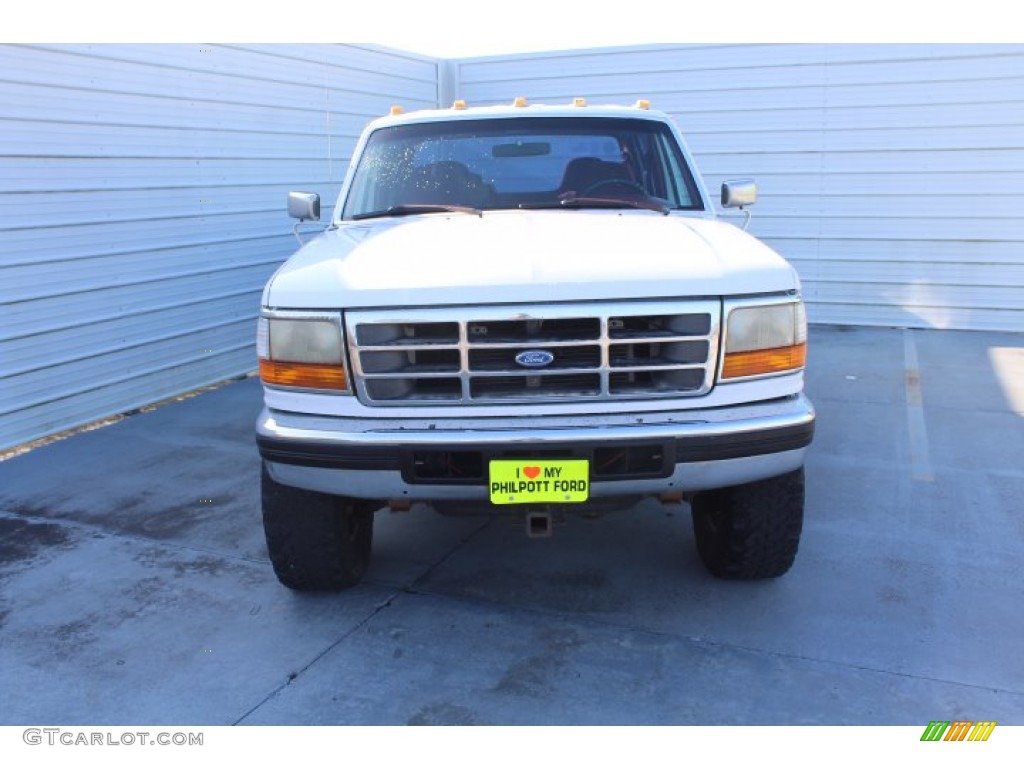 1996 F350 XLT Crew Cab 4x4 - Oxford White / Red photo #2