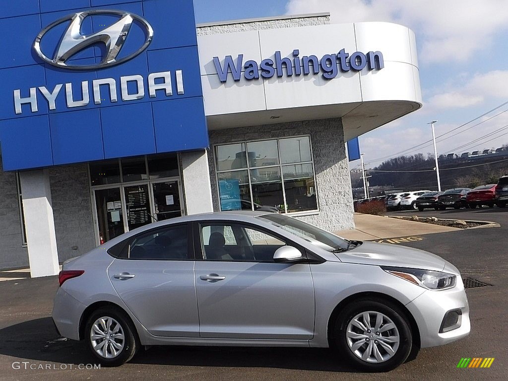 2020 Accent SE - Olympus Silver / Black photo #2