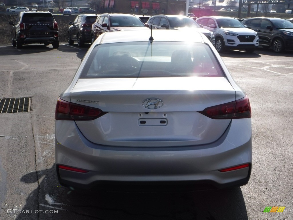 2020 Accent SE - Olympus Silver / Black photo #8