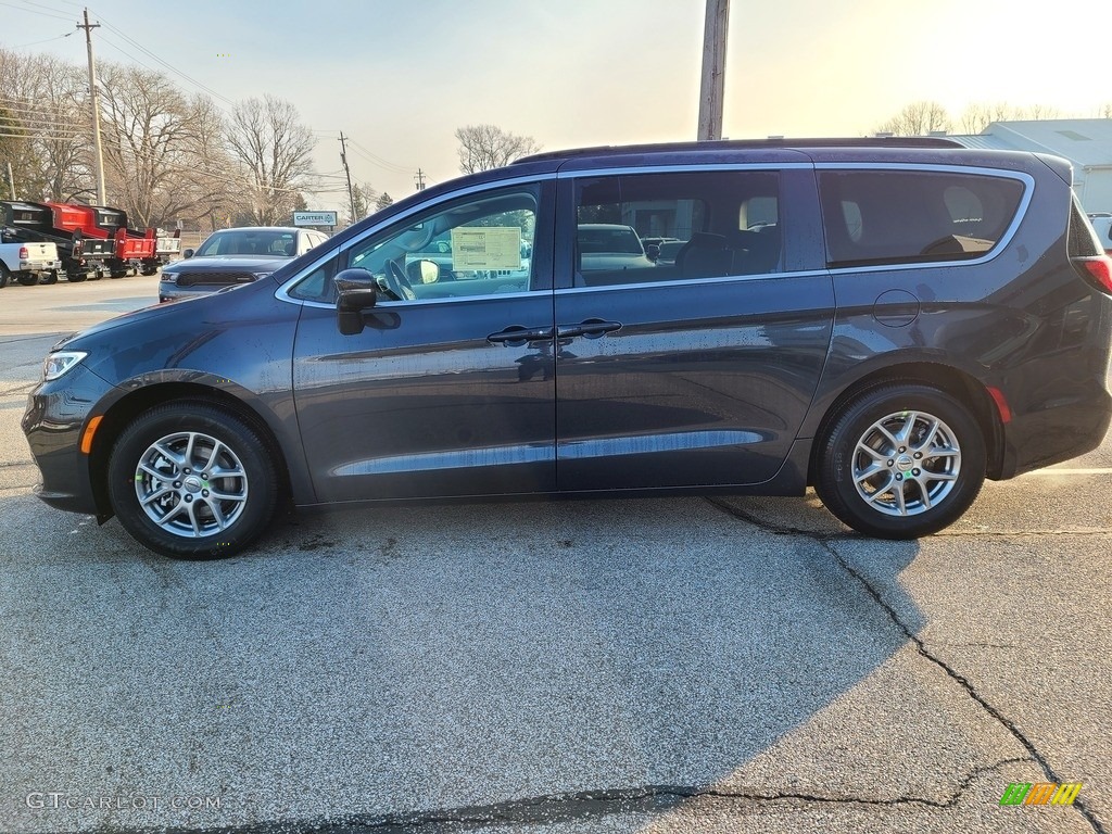 2021 Pacifica Touring - Maximum Steel Metallic / Black/Alloy photo #10