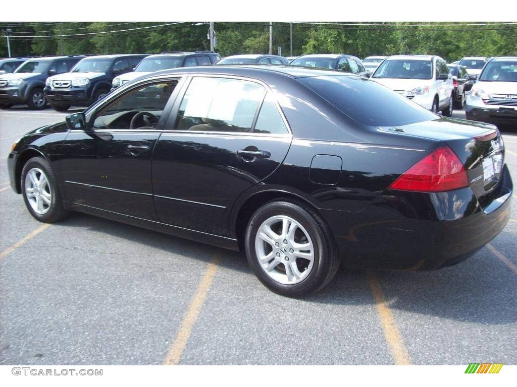 2007 Accord SE Sedan - Nighthawk Black Pearl / Ivory photo #2