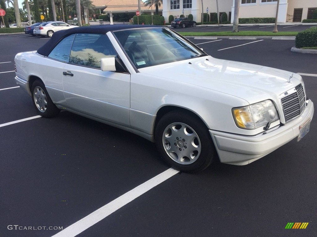Polar White 1994 Mercedes-Benz E 320 Convertible Exterior Photo #140799185