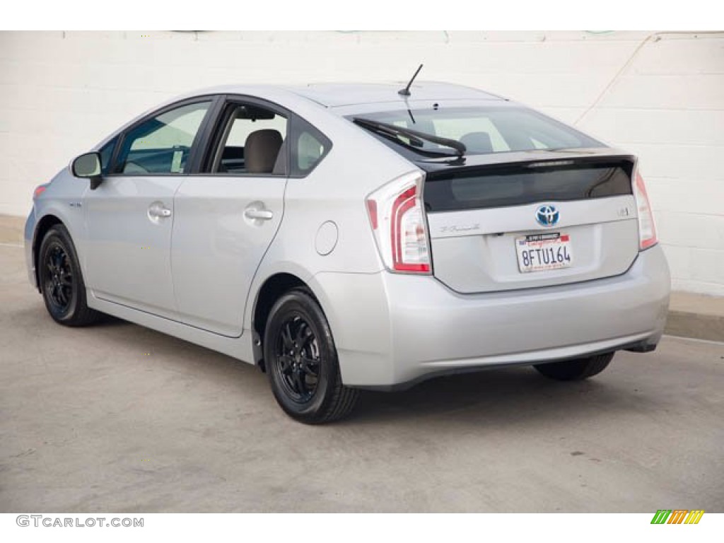 2015 Prius Two Hybrid - Classic Silver Metallic / Misty Gray photo #2