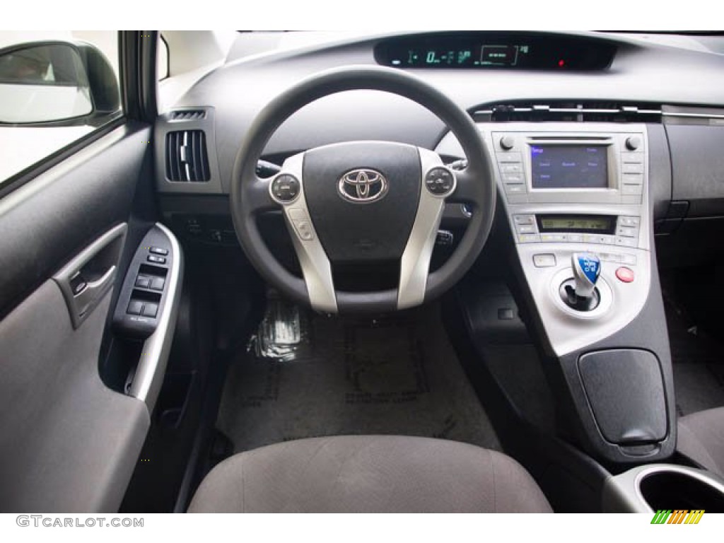 2015 Prius Two Hybrid - Classic Silver Metallic / Misty Gray photo #5