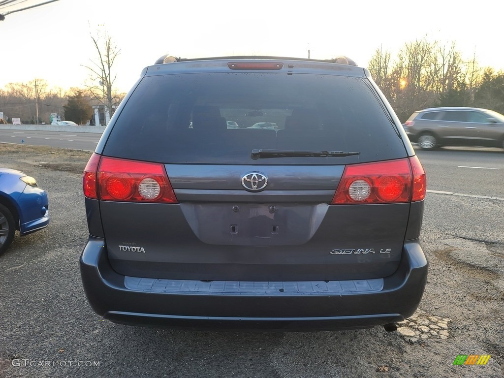 2006 Sienna LE - Nautical Blue Metallic / Stone Gray photo #5