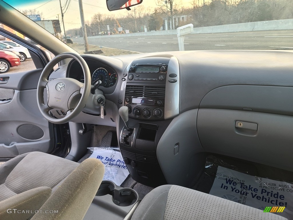 2006 Sienna LE - Nautical Blue Metallic / Stone Gray photo #13