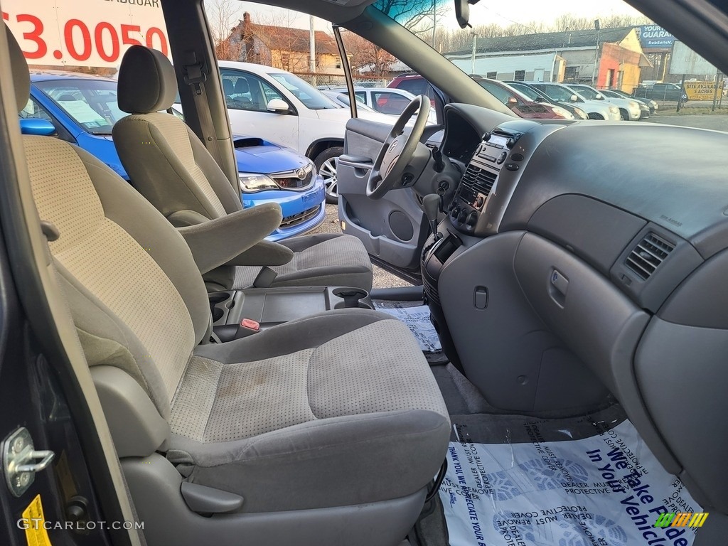 2006 Sienna LE - Nautical Blue Metallic / Stone Gray photo #17