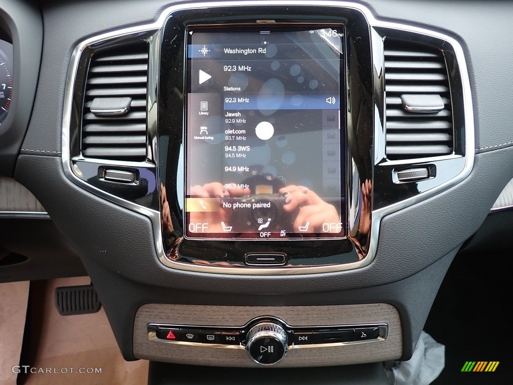 2021 Volvo XC90 T6 AWD Inscription Controls Photos