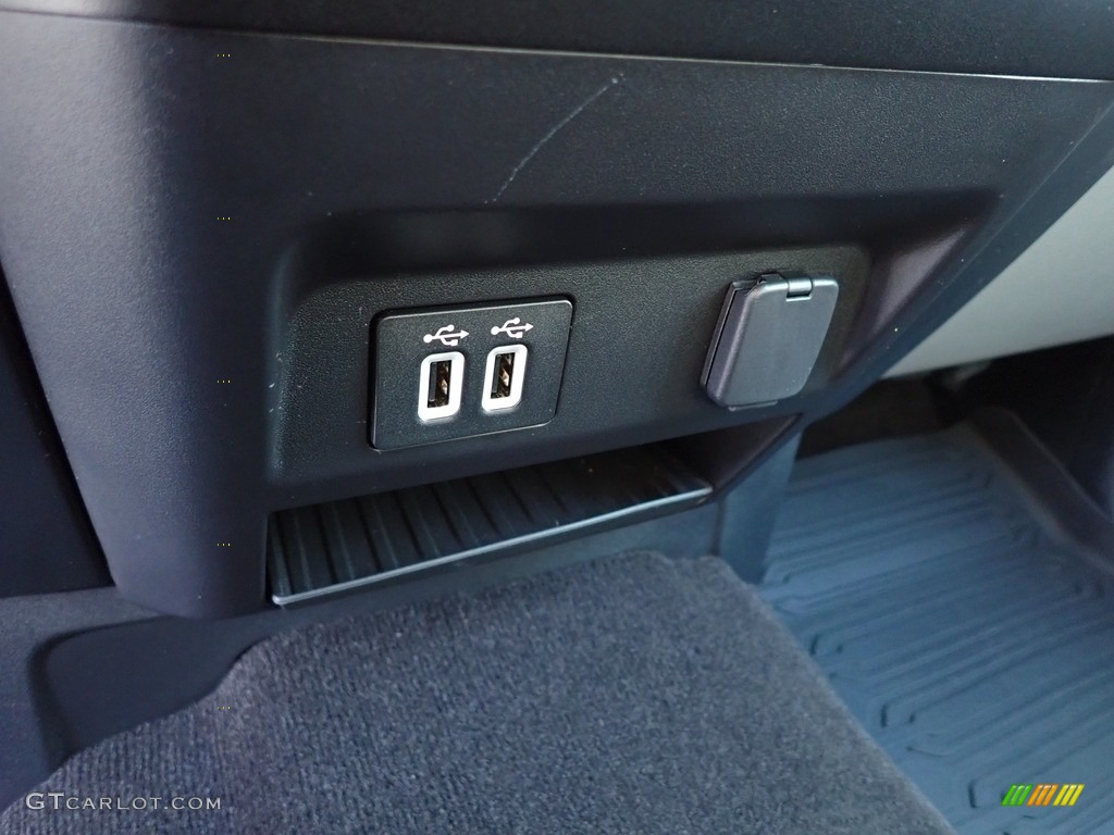 2019 F150 STX SuperCab 4x4 - Oxford White / Earth Gray photo #16
