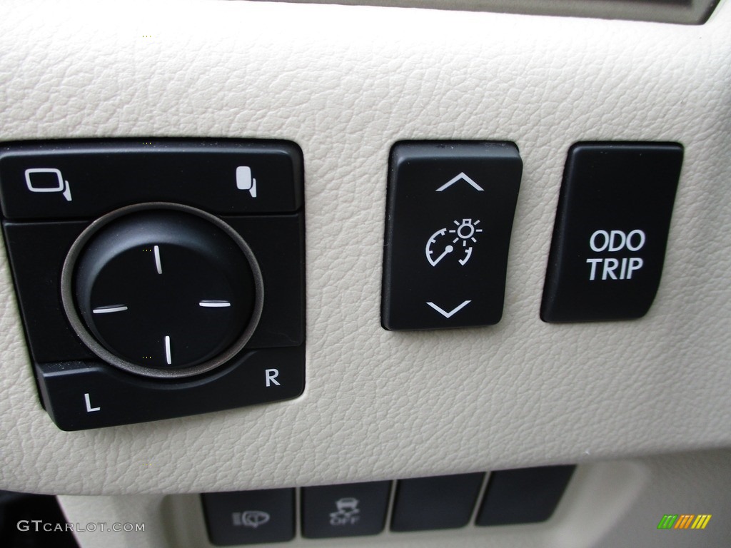 2016 Lexus GX 460 Controls Photo #140808044