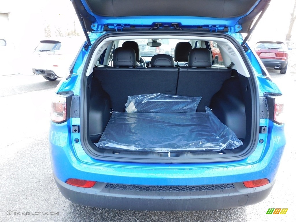 2021 Compass Latitude 4x4 - Laser Blue Pearl / Black photo #7