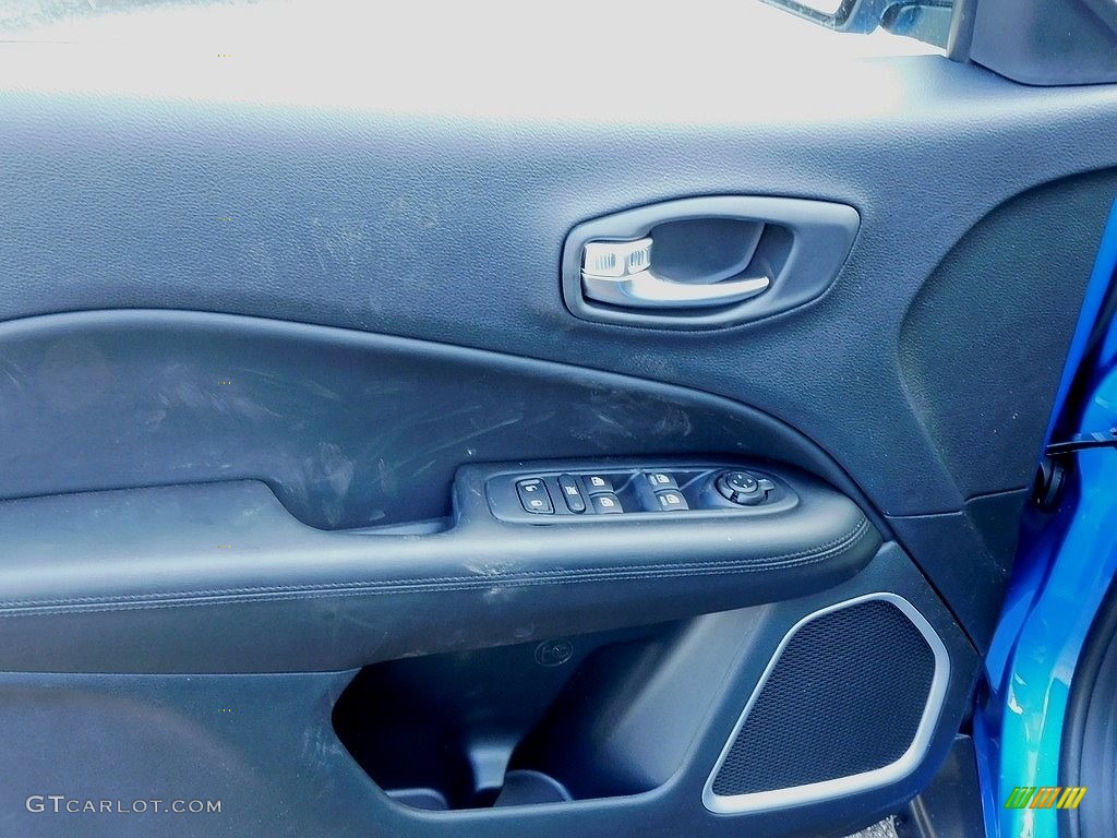 2021 Compass Latitude 4x4 - Laser Blue Pearl / Black photo #14