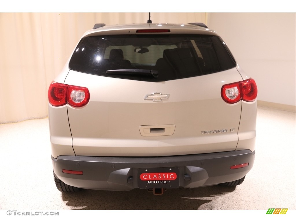 2012 Traverse LT - Gold Mist Metallic / Ebony photo #16