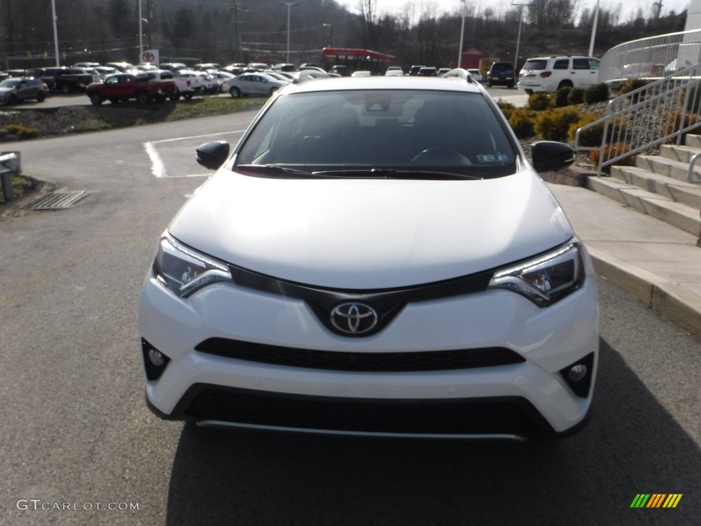 2018 RAV4 SE AWD - Super White / Black photo #11