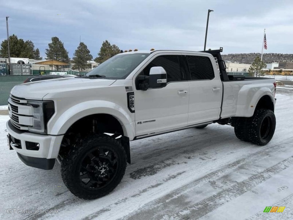 2019 F450 Super Duty Platinum Crew Cab 4x4 - White Platinum Metallic Tri-Coat / Black photo #1