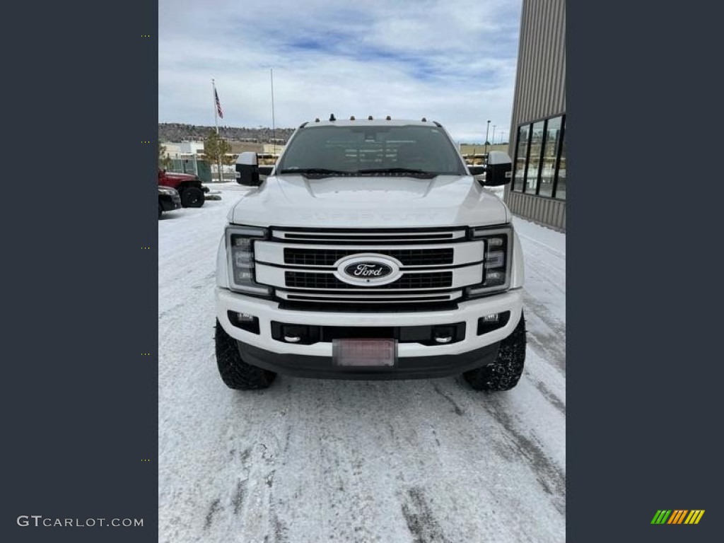 2019 F450 Super Duty Platinum Crew Cab 4x4 - White Platinum Metallic Tri-Coat / Black photo #6