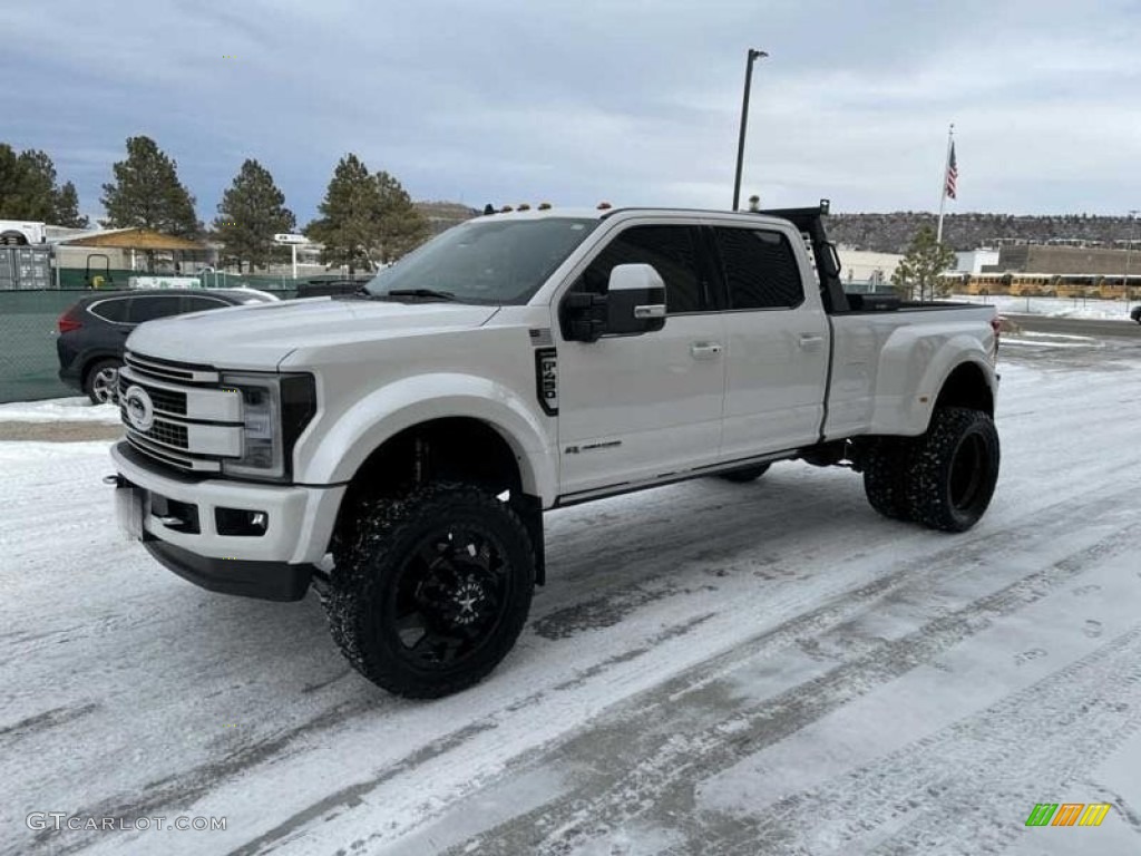 2019 F450 Super Duty Platinum Crew Cab 4x4 - White Platinum Metallic Tri-Coat / Black photo #15