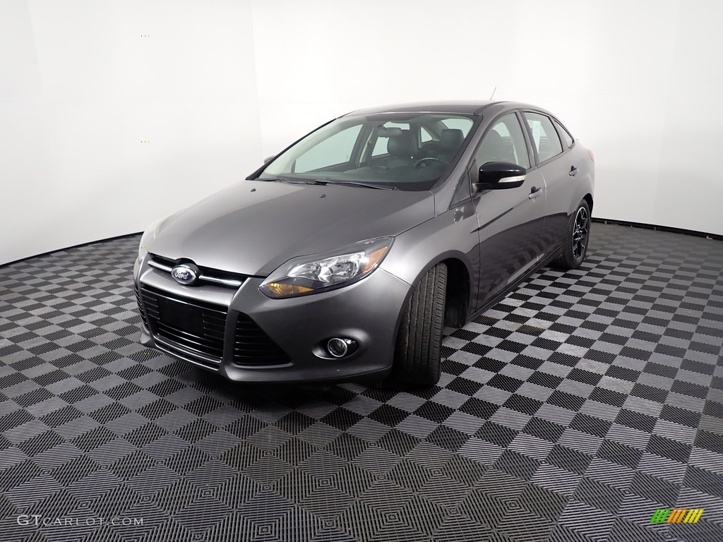 2014 Focus SE Sedan - Sterling Gray / Charcoal Black photo #7