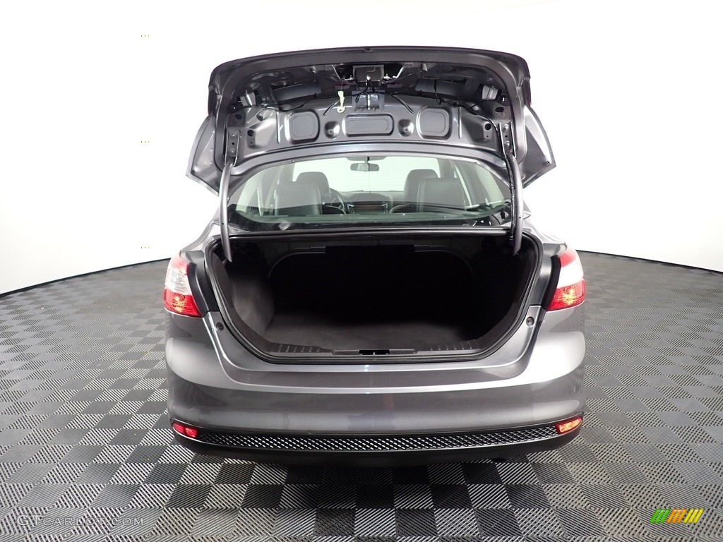 2014 Focus SE Sedan - Sterling Gray / Charcoal Black photo #11