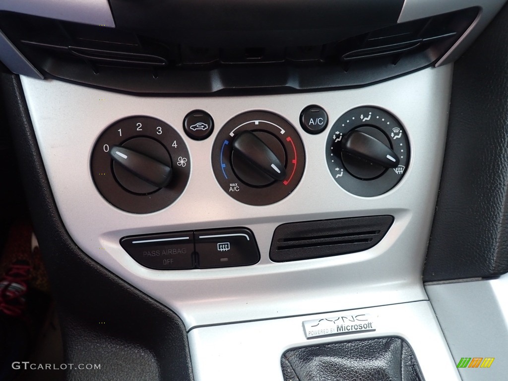 2014 Focus SE Sedan - Sterling Gray / Charcoal Black photo #26