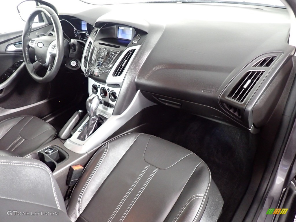 2014 Focus SE Sedan - Sterling Gray / Charcoal Black photo #38